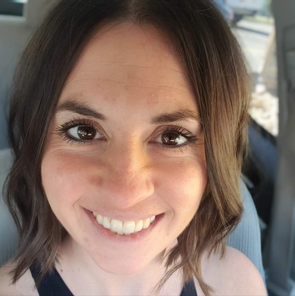 Meet your Posher, Alison - Picture 1 of 1